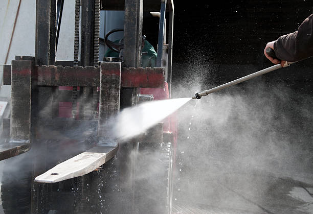 Best Garage Pressure Washing  in Frackville, PA